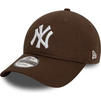 Gorra curva marrón ajustable 9TWENTY League Essential de New York Yankees MLB de New Era