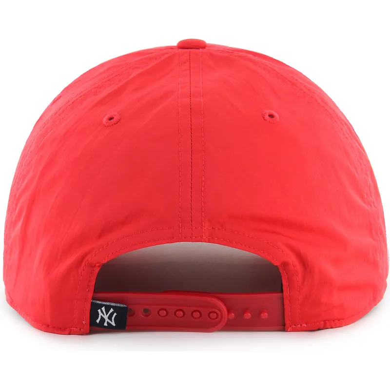 gorra-curva-roja-snapback-hitch-lc-eight-bit-hero-de-new-york-yankees-mlb-de-47-brand