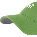 gorra-curva-verde-ajustable-clean-up-base-runner-fatigue-green-de-new-york-yankees-mlb-de-47-brand
