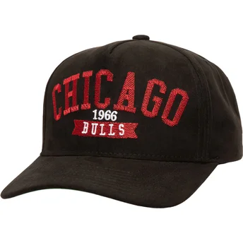 Gorra curva negra snapback Shady Suede Pro de Chicago Bulls NBA de Mitchell & Ness