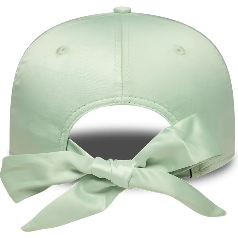 gorra-curva-verde-ajustable-para-mujer-9forty-bow-back-satin-de-los-angeles-dodgers-mlb-de-new-era