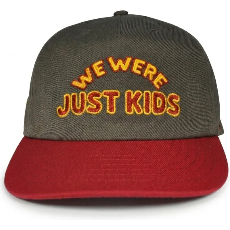 gorra-curva-gris-y-roja-snapback-just-kids-the-retro-de-homenage