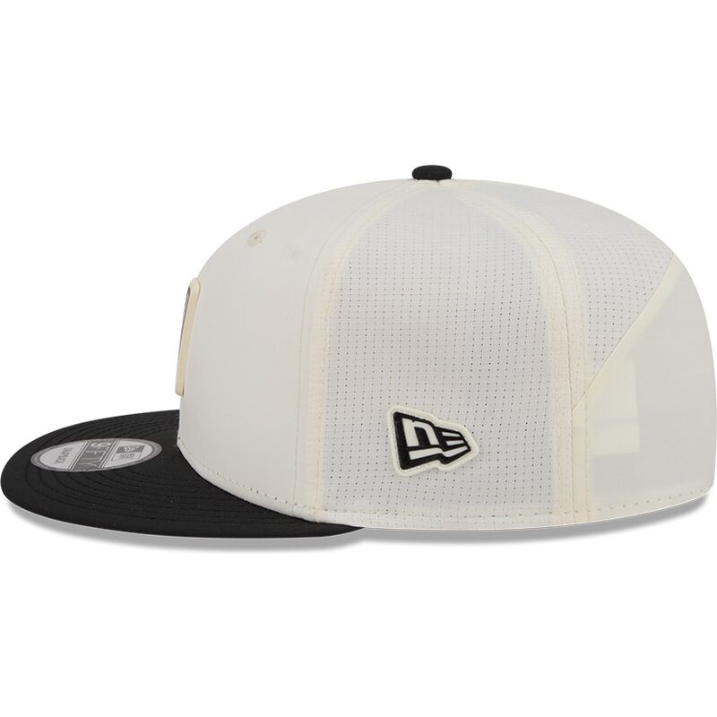 gorra-plana-beige-y-negra-snapback-9fifty-training-pack-2026-de-las-vegas-raiders-nfl-de-new-era