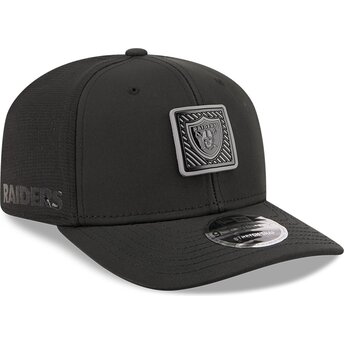 Gorra curva negra snapback 9SEVENTY Stretch Snap Training Pack 2026 de Las Vegas Raiders NFL de New Era