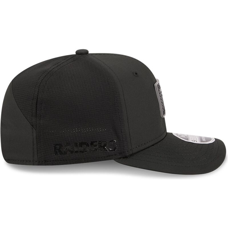 gorra-curva-negra-snapback-9seventy-stretch-snap-training-pack-2026-de-las-vegas-raiders-nfl-de-new-era