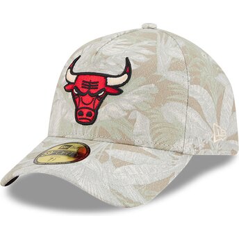Gorra curva beige ajustada 59FORTY A Frame Leafy Palm de Chicago Bulls NBA de New Era