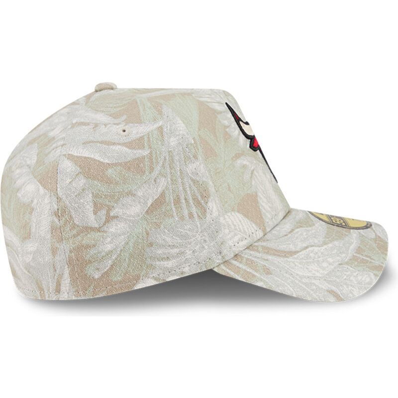 gorra-curva-beige-ajustada-59forty-a-frame-leafy-palm-de-chicago-bulls-nba-de-new-era