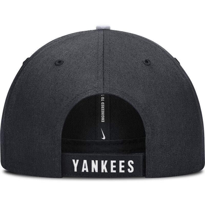 gorra-curva-azul-marino-ajustable-para-nino-dri-fit-club-structured-de-new-york-yankees-mlb-de-nike