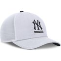 gorra-trucker-blanca-primetime-dri-fit-rise-structured-de-new-york-yankees-mlb-de-nike