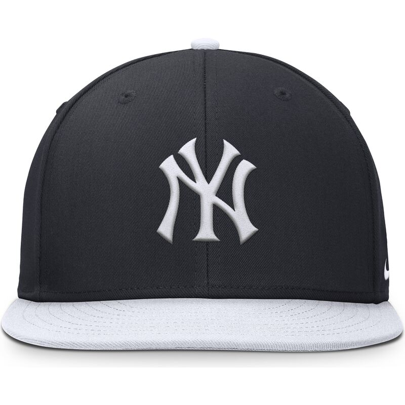 gorra-plana-azul-marino-y-blanca-snapback-para-nino-dri-fit-pro-structured-square-bill-de-new-york-yankees-mlb-de-nike