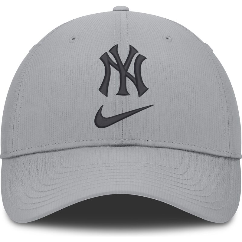 gorra-curva-gris-ajustable-primetime-club-structured-uv-poly-ripstop-de-new-york-yankees-mlb-de-nike