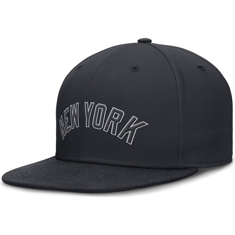 gorra-plana-azul-marino-ajustada-dri-fit-true-structured-round-bill-de-new-york-yankees-mlb-de-nike gorra-plana-azul-marino-ajustada-dri-fit-true-structured-round-bill-de-new-york-yankees-mlb-de-nike