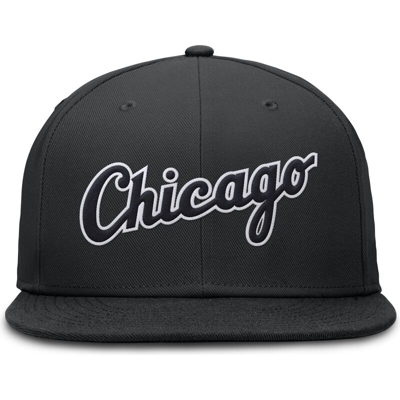 gorra-plana-negra-ajustada-dri-fit-true-structured-round-bill-de-chicago-white-sox-mlb-de-nike gorra-plana-negra-ajustada-dri-fit-true-structured-round-bill-de-chicago-white-sox-mlb-de-nike