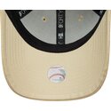gorra-curva-beige-ajustable-para-mujer-con-logo-beige-9forty-pu-pattern-de-new-york-yankees-mlb-de-new-era