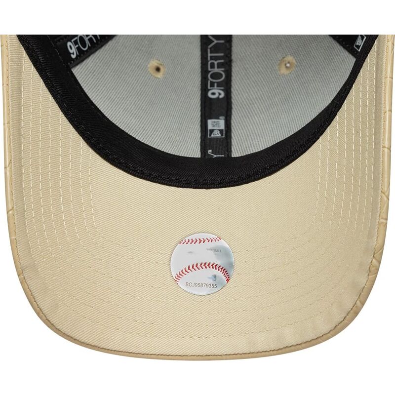 gorra-curva-beige-ajustable-para-mujer-con-logo-beige-9forty-pu-pattern-de-new-york-yankees-mlb-de-new-era gorra-curva-beige-ajustable-para-mujer-con-logo-beige-9forty-pu-pattern-de-new-york-yankees-mlb-de-new-era