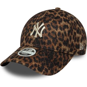 Gorra curva leopardo ajustable para mujer 9FORTY Leopard Cosy de New York Yankees MLB de New Era