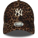 gorra-curva-leopardo-ajustable-para-mujer-9forty-leopard-cosy-de-new-york-yankees-mlb-de-new-era