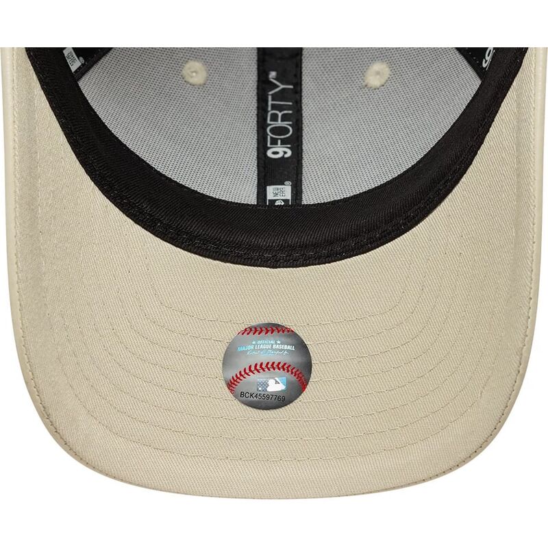 gorra-curva-beige-snapback-para-mujer-con-logo-beige-9forty-m-crown-pu-diamante-de-los-angeles-dodgers-mlb-de-new-era