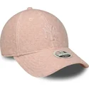gorra-curva-rosa-snapback-para-mujer-con-logo-rosa-9forty-m-crown-winter-borg-de-new-york-yankees-mlb-de-new-era