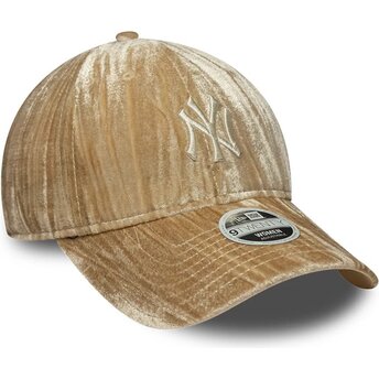 Gorra curva beige ajustable para mujer con logo beige 9TWENTY Velour de New York Yankees MLB de New Era