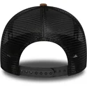 gorra-trucker-marron-y-negra-a-frame-distressed-cord-de-red-bull-racing-formula-1-de-new-era
