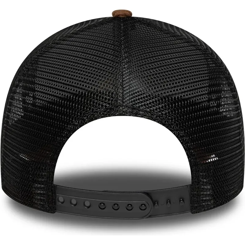 gorra-trucker-marron-y-negra-a-frame-distressed-cord-de-red-bull-racing-formula-1-de-new-era gorra-trucker-marron-y-negra-a-frame-distressed-cord-de-red-bull-racing-formula-1-de-new-era