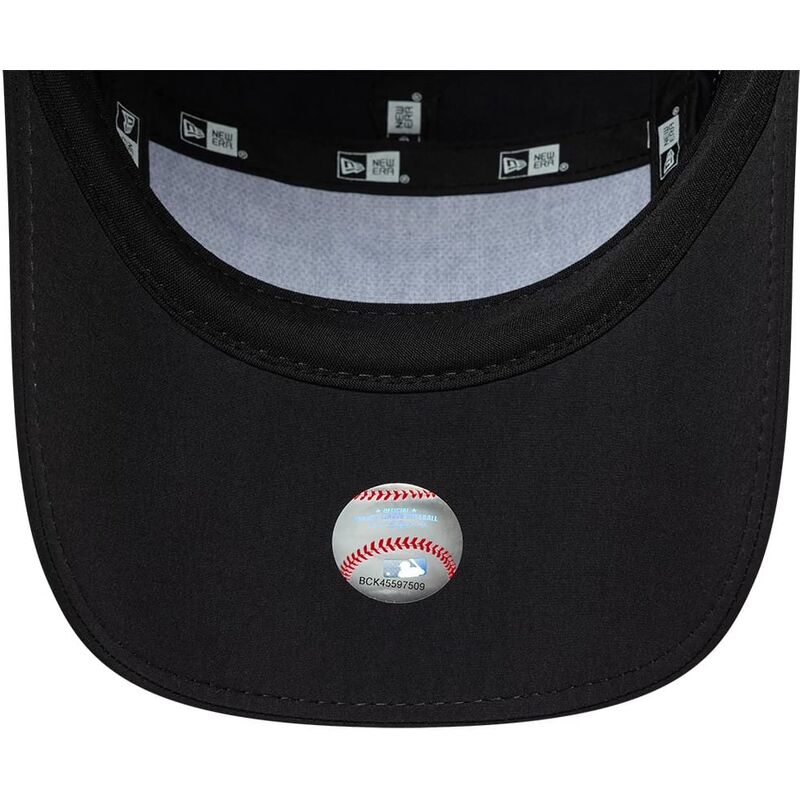 gorra-trucker-negra-con-logo-negro-runner-tech-midi-de-new-york-yankees-mlb-de-new-era