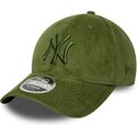 gorra-curva-verde-claro-ajustable-con-logo-verde-9forty-m-crown-cord-de-new-york-yankees-mlb-de-new-era