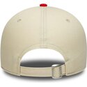 gorra-curva-beige-y-roja-ajustable-9forty-colour-block-de-chicago-bulls-nba-de-new-era