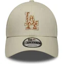 gorra-curva-beige-ajustable-con-logo-marron-9forty-faux-pony-infill-de-los-angeles-dodgers-mlb-de-new-era