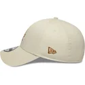 gorra-curva-beige-ajustable-con-logo-marron-9forty-faux-pony-infill-de-los-angeles-dodgers-mlb-de-new-era