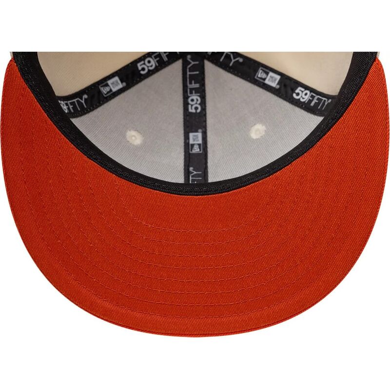 gorra-plana-beige-y-naranja-ajustada-con-logo-naranja-59fifty-league-essential-de-new-york-yankees-mlb-de-new-era