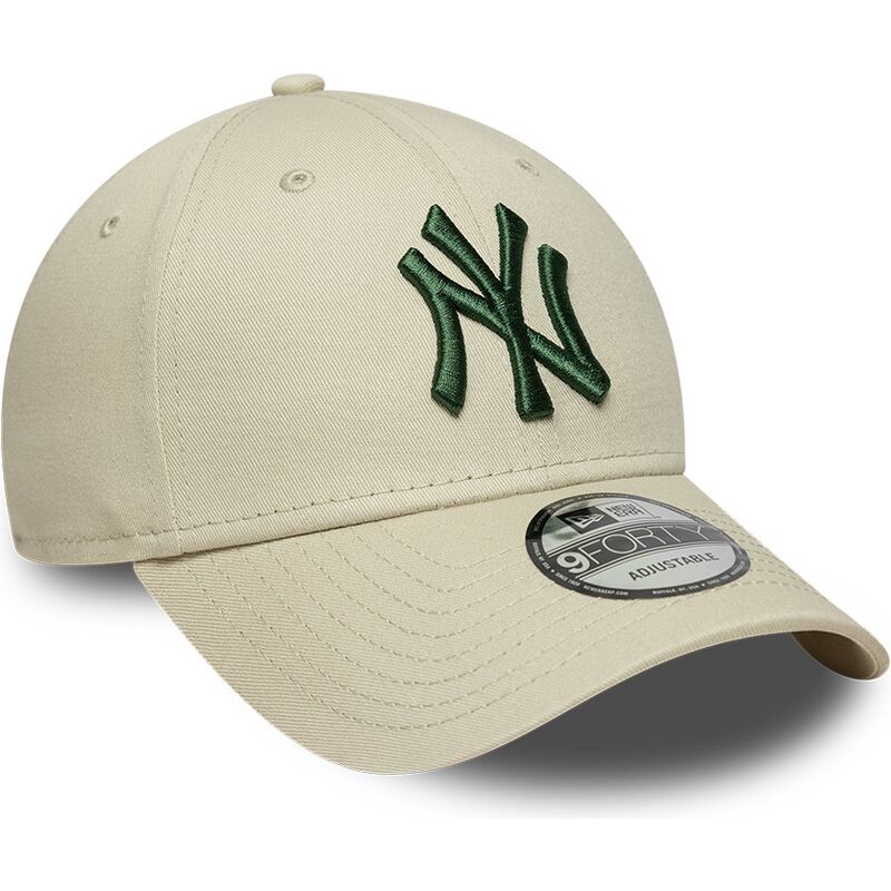 gorra-curva-beige-ajustable-con-logo-verde-oscuro-9forty-league-essential-de-new-york-yankees-mlb-de-new-era