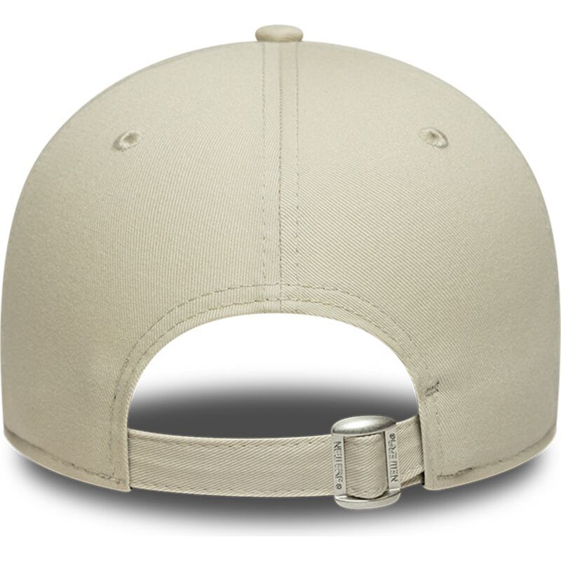 gorra-curva-beige-ajustable-con-logo-verde-oscuro-9forty-league-essential-de-new-york-yankees-mlb-de-new-era