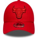 gorra-curva-roja-ajustable-con-logo-rojo-9forty-outline-de-chicago-bulls-nba-de-new-era
