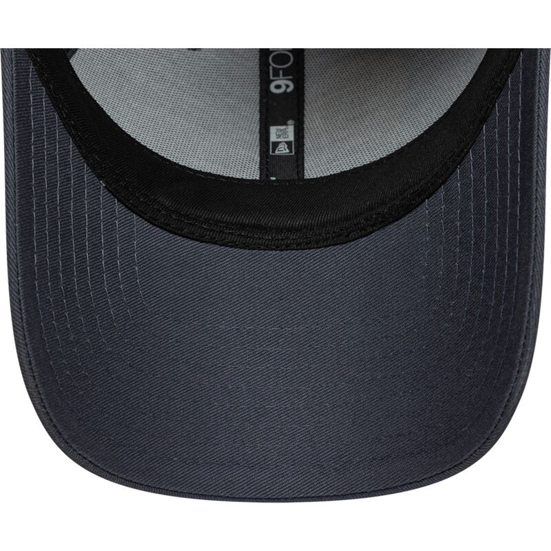 gorra-curva-gris-oscuro-ajustable-con-logo-negro-9forty-logo-vespa-piaggio-de-new-era