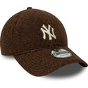 gorra-curva-marron-snapback-9forty-winter-borg-de-new-york-yankees-mlb-de-new-era
