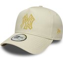 gorra-curva-beige-snapback-con-logo-dorado-e-frame-metallic-outline-de-new-york-yankees-mlb-de-new-era