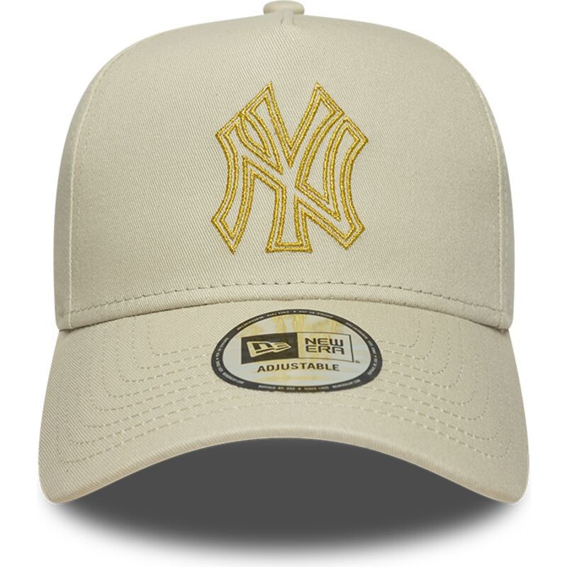 gorra-curva-beige-snapback-con-logo-dorado-e-frame-metallic-outline-de-new-york-yankees-mlb-de-new-era gorra-curva-beige-snapback-con-logo-dorado-e-frame-metallic-outline-de-new-york-yankees-mlb-de-new-era