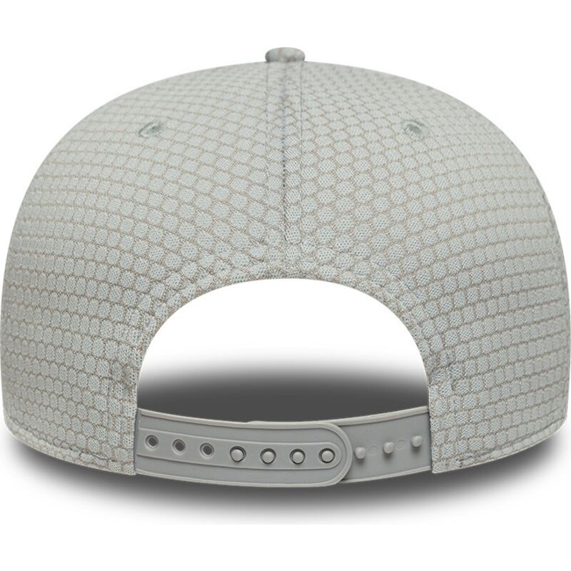 gorra-curva-gris-snapback-con-logo-gris-9seventy-stretch-snap-mesh-flawless-de-new-york-yankees-mlb-de-new-era