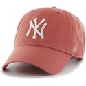 gorra-curva-roja-claro-ajustable-clean-up-no-loop-label-island-red-de-new-york-yankees-mlb-de-47-brand
