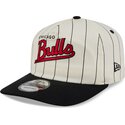 gorra-curva-beige-y-negra-snapback-19twenty-pinstripe-de-chicago-bulls-nba-de-new-era