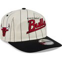gorra-curva-beige-y-negra-snapback-19twenty-pinstripe-de-chicago-bulls-nba-de-new-era