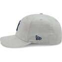 gorra-curva-gris-ajustada-con-logo-azul-marino-59fifty-cord-de-new-york-yankees-mlb-de-new-era