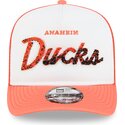 gorra-trucker-naranja-y-blanca-9fifty-a-frame-na-lifestyle-f1-de-anaheim-ducks-nhl-de-new-era