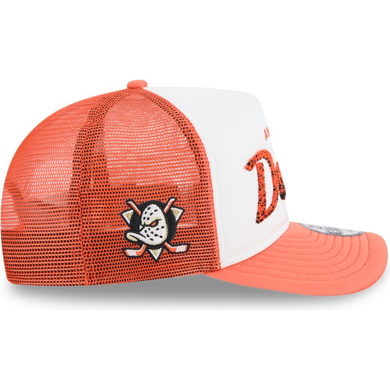 gorra-trucker-naranja-y-blanca-9fifty-a-frame-na-lifestyle-f1-de-anaheim-ducks-nhl-de-new-era
