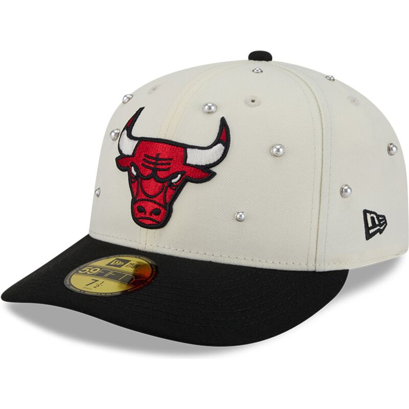 gorra-curva-beige-y-negra-ajustada-59fifty-beads-na-lifestyle-f1-de-chicago-bulls-nba-de-new-era