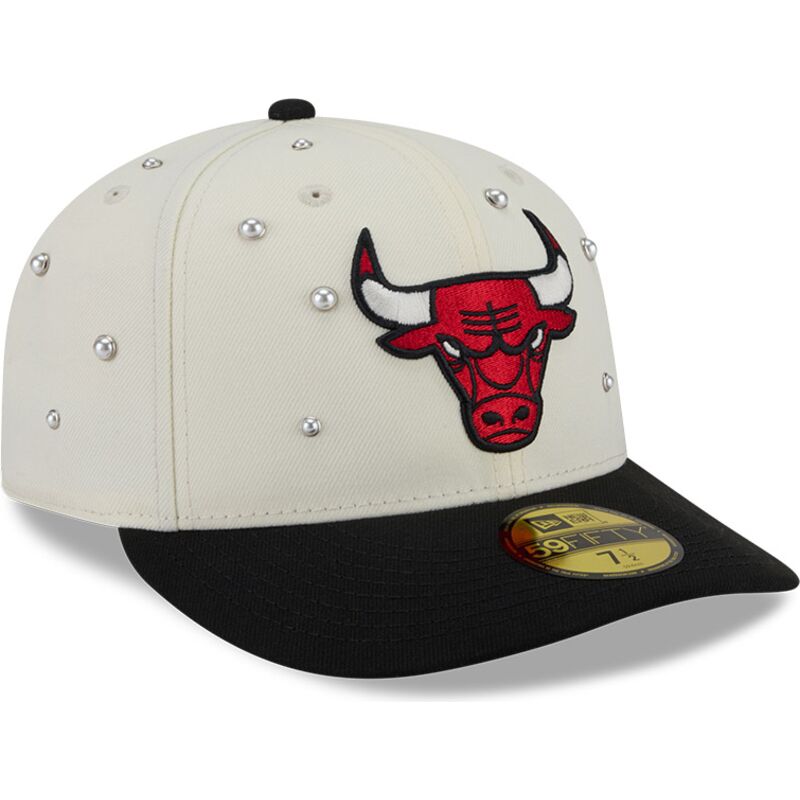 gorra-curva-beige-y-negra-ajustada-59fifty-beads-na-lifestyle-f1-de-chicago-bulls-nba-de-new-era