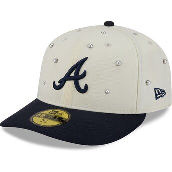 Gorra curva beige y azul marino ajustada 59FIFTY Beads NA Lifestyle F1 de Atlanta Braves MLB de New Era