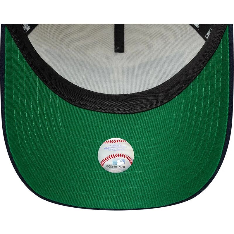gorra-curva-beige-y-azul-marino-snapback-e-frame-wordmark-suede-de-new-york-yankees-mlb-de-new-era